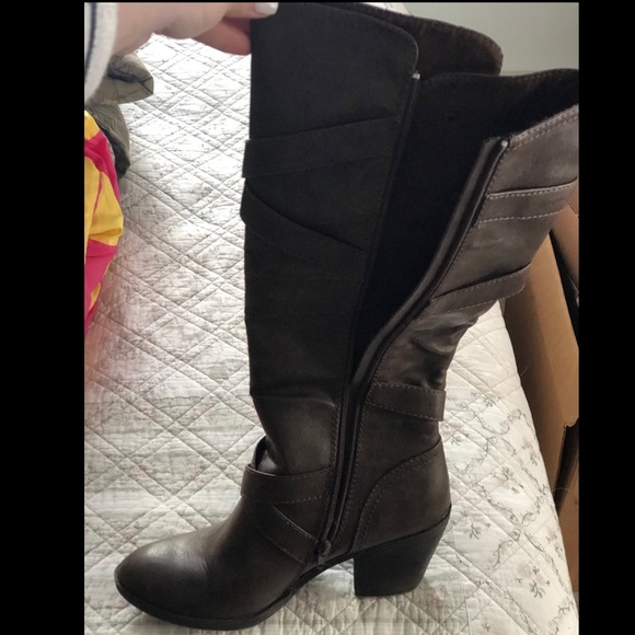 Boots - Picture 3 of 3